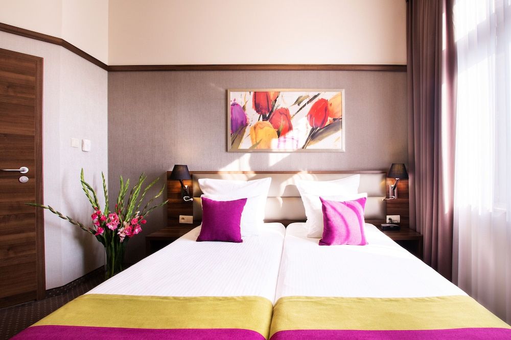 Deluxe Room, 2 Twin Beds
