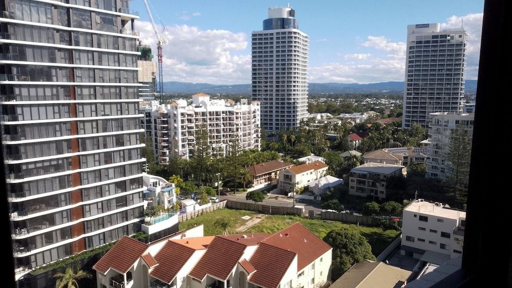 Breakers North Absolute Beachfront Apartments 1 Bedroom Superior City View Apartment 5