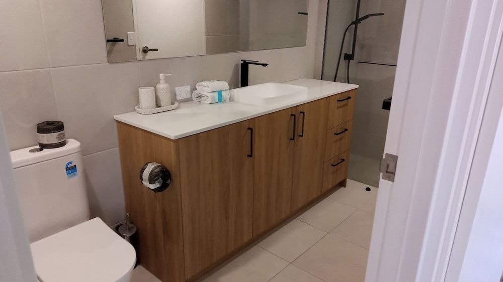 Breakers North Absolute Beachfront Apartments 1 Bedroom Superior City View Apartment 7