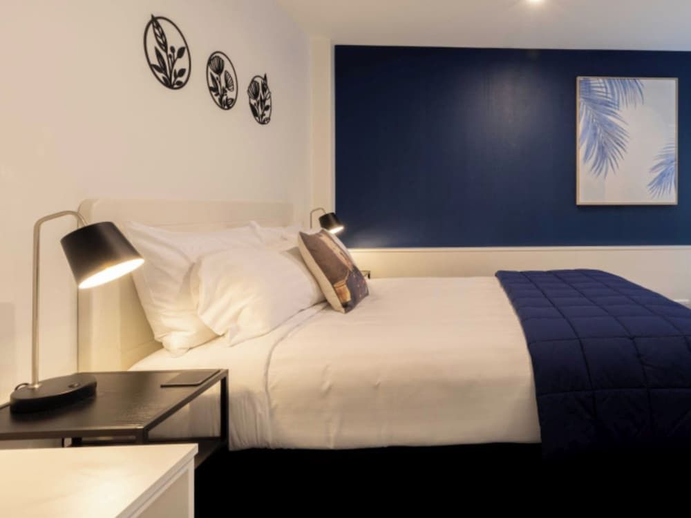 1 Bedroom Apartment Plus
