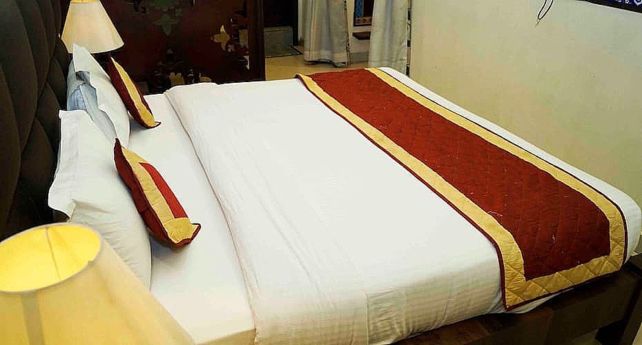 Hotel Shalimar Royal Deluxe Room 24