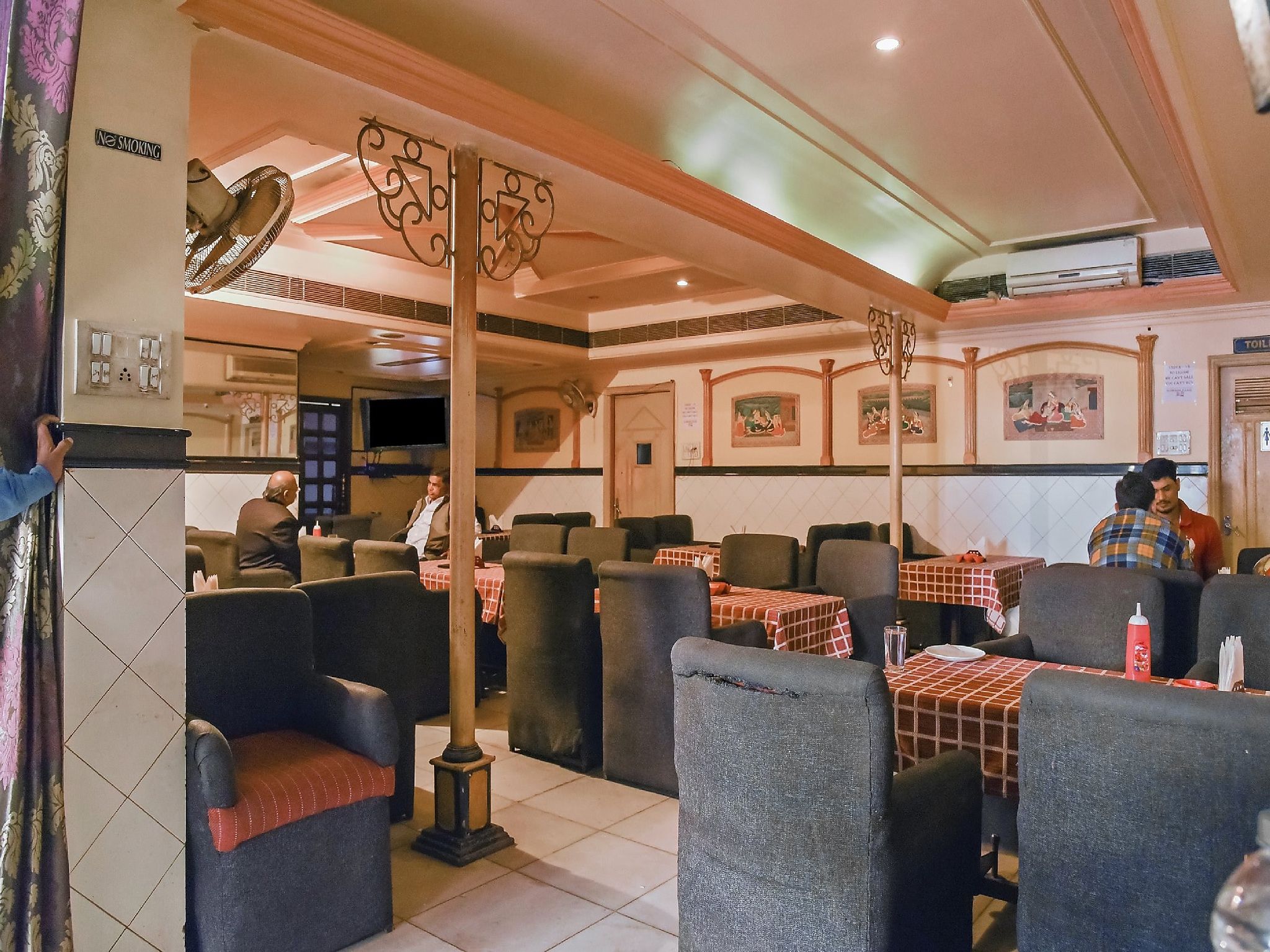 Food & Dining