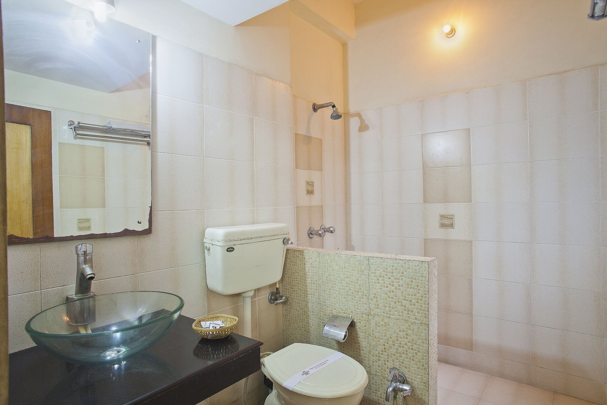 Hotel Shalimar Royal Deluxe Room 18