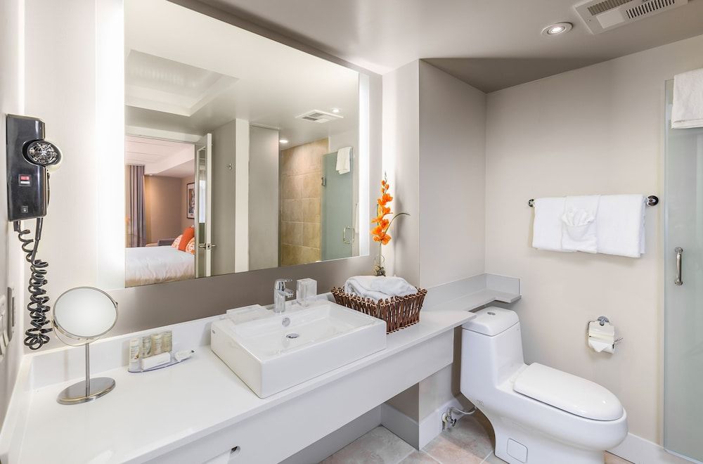 Living Water Resort and Spa 1 Bedroom Suite, Waterside 4