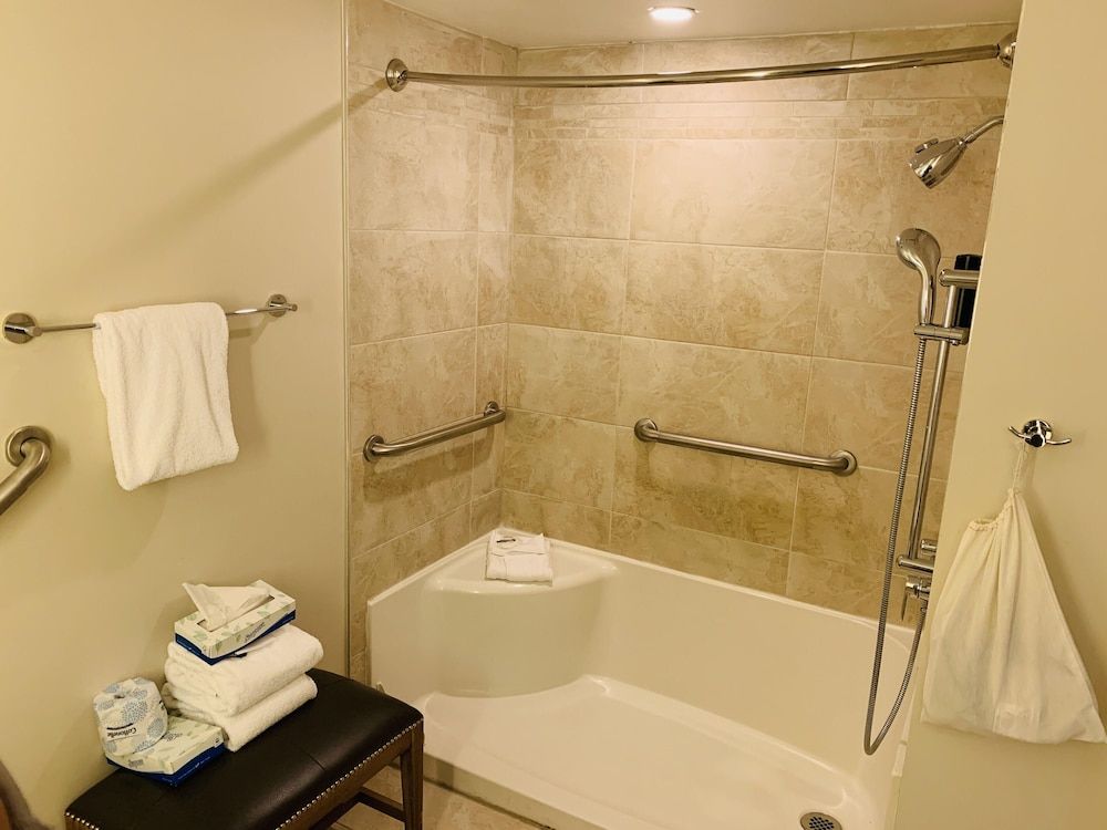 Living Water Resort and Spa Deluxe Room, 1 King Bed 2