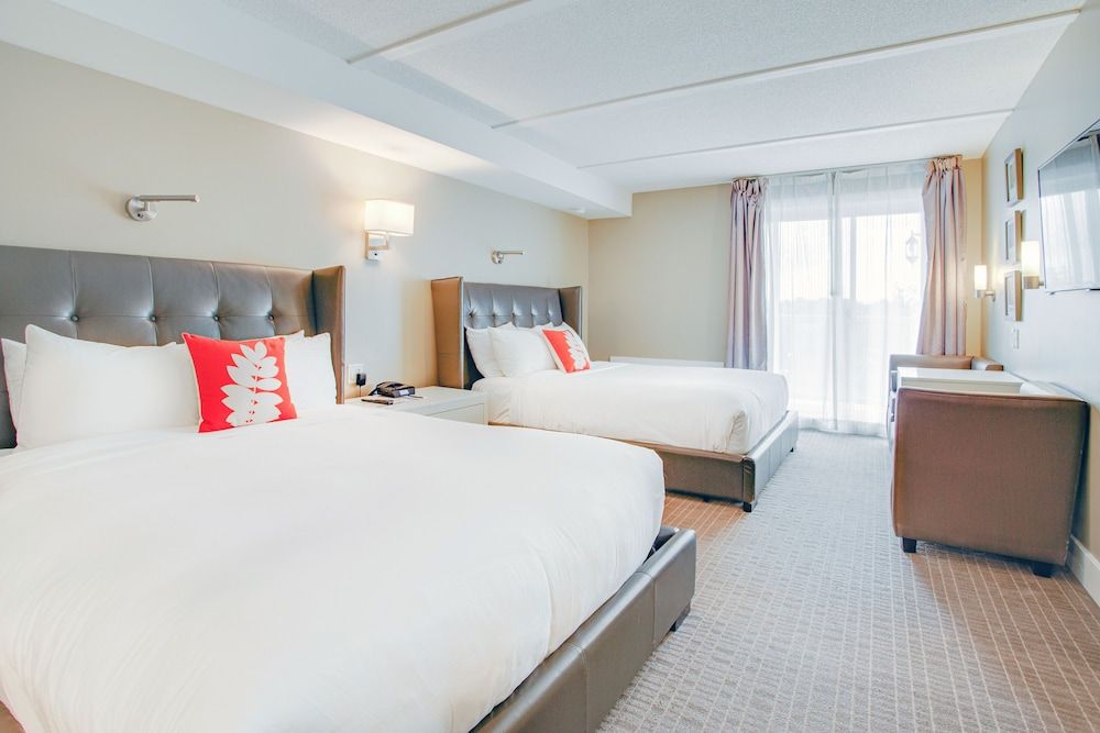 Living Water Resort and Spa Deluxe Room, 2 Beds, Waterside 2