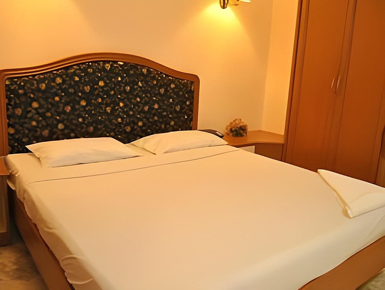 undefined Hotel Atchaya 9