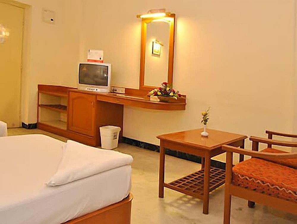 undefined Hotel Atchaya 10