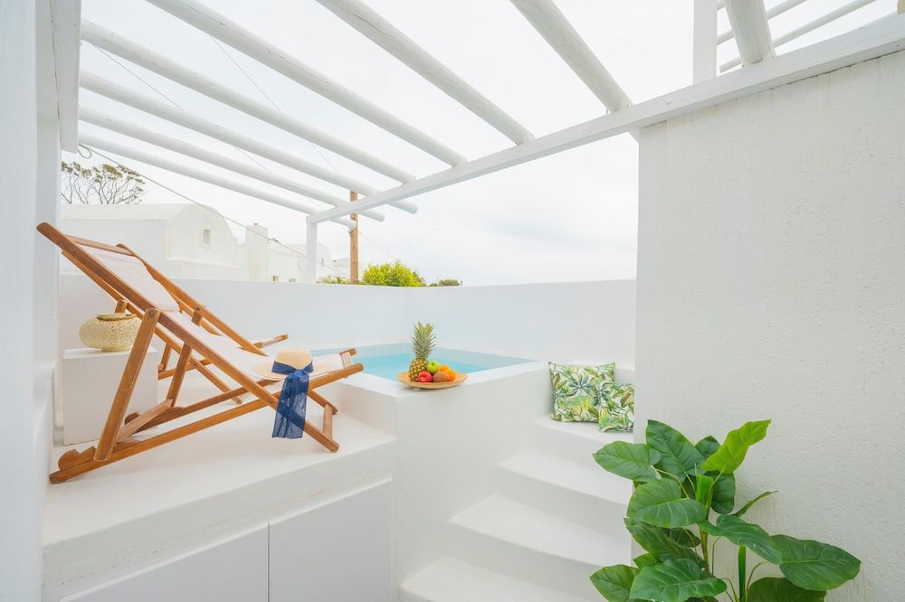 undefined Loukas & Emma Eco Houses 4