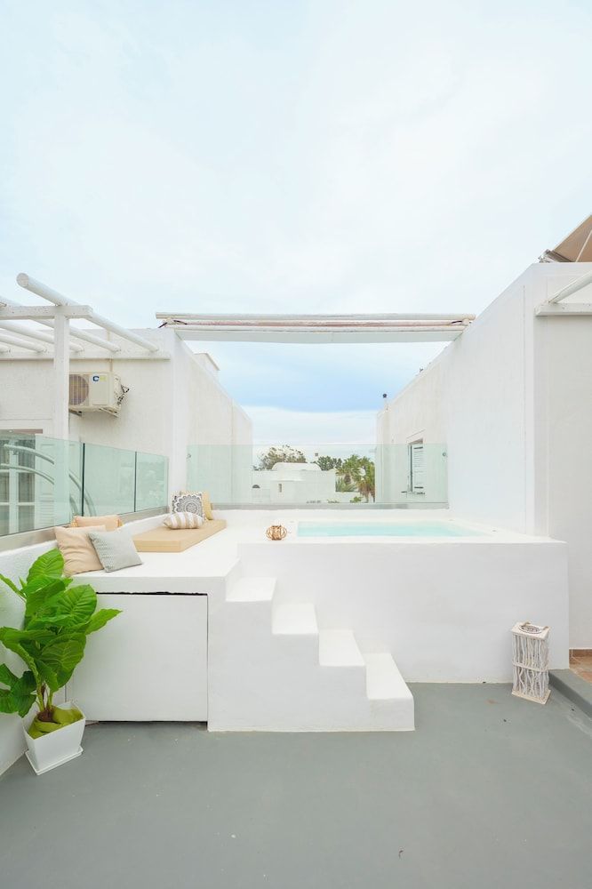 undefined Loukas & Emma Eco Houses 2