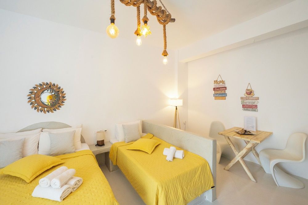 Loukas & Emma Eco Houses Studio, Hot Tub 5