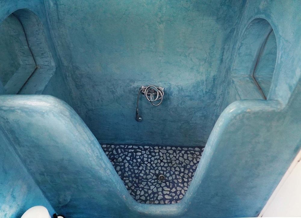 Loukas & Emma Eco Houses Studio, Hot Tub 8