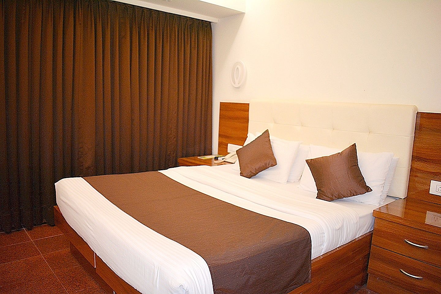 Hotel Milan International Deluxe Room 5