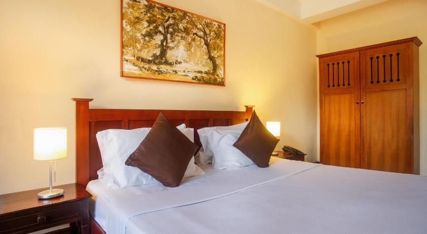 Hotel Janaki Deluxe Double Room 6