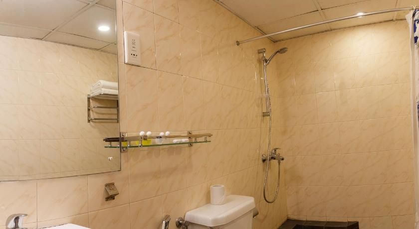 Hotel Janaki Deluxe Double Room 17