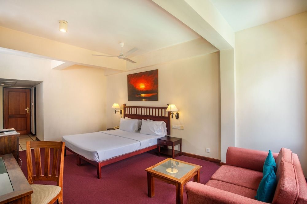 Hotel Janaki Deluxe Double Room 3
