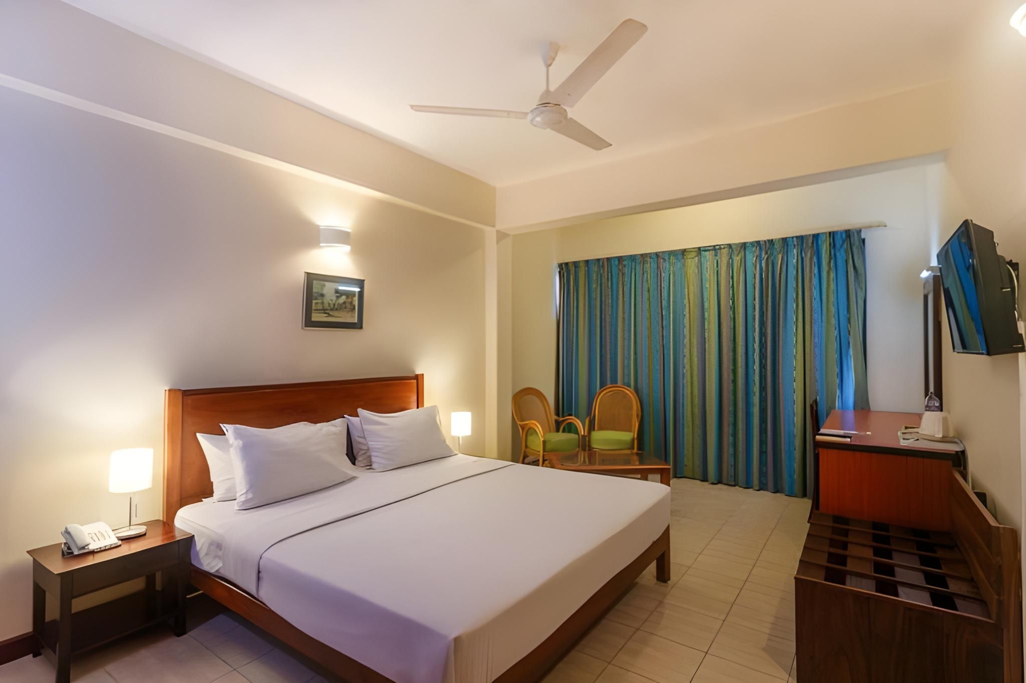 Hotel Janaki Deluxe Double Room 12
