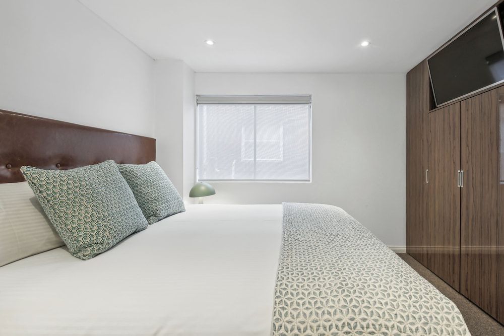 Bondi 38 Serviced Apartments Executive Apartment, 2 Bedrooms, Ocean View 5