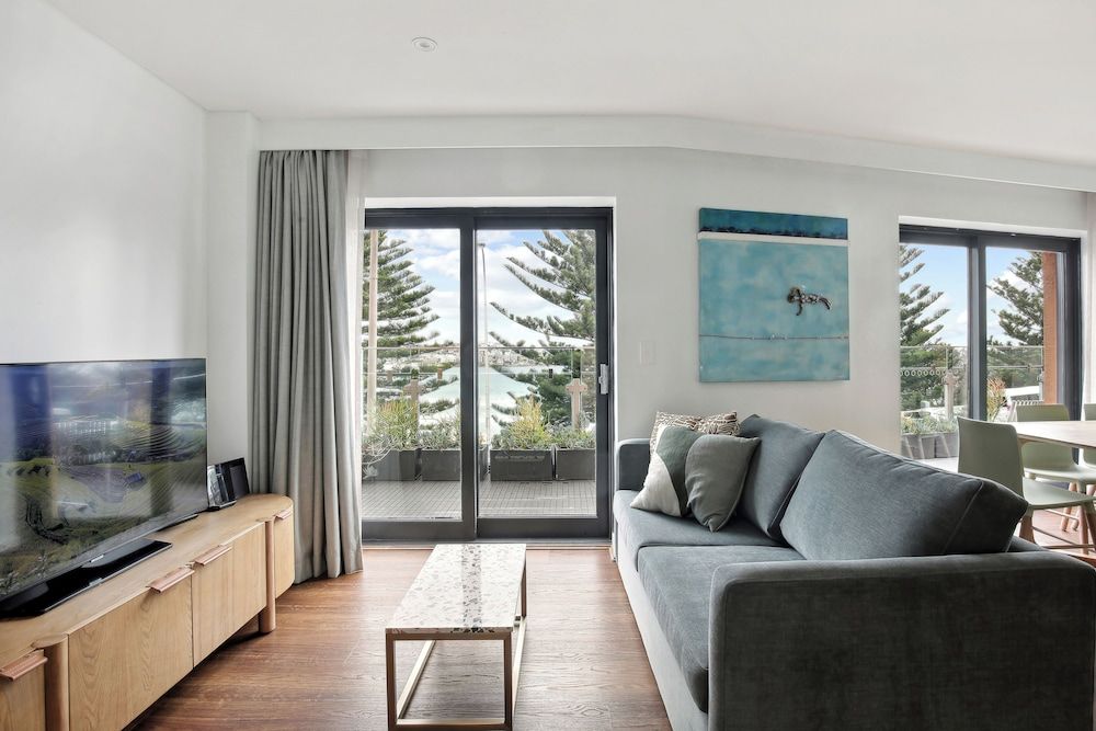 2 Bedroom Interconnecting with Ocean Views and Balcony