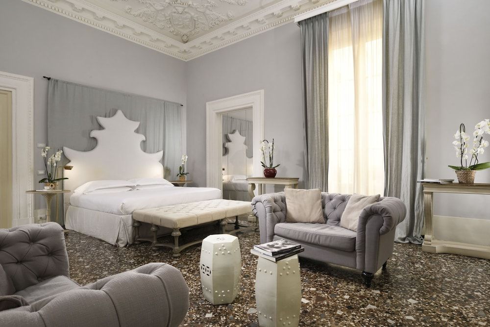 Junior Suite, Jetted Tub