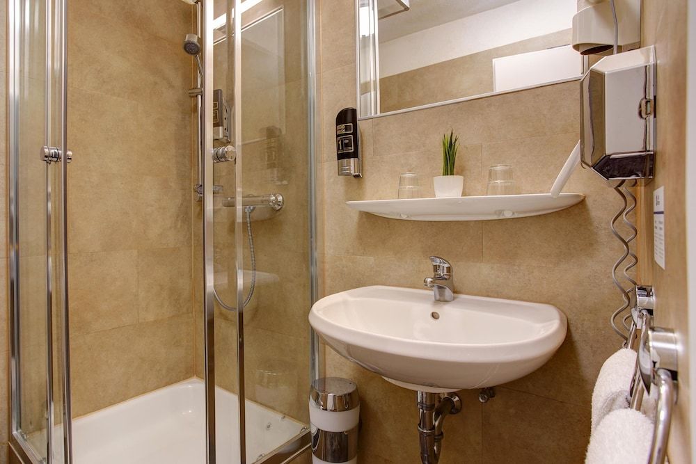 undefined Sure Hotel by Best Western Ambassador Duesseldorf 10