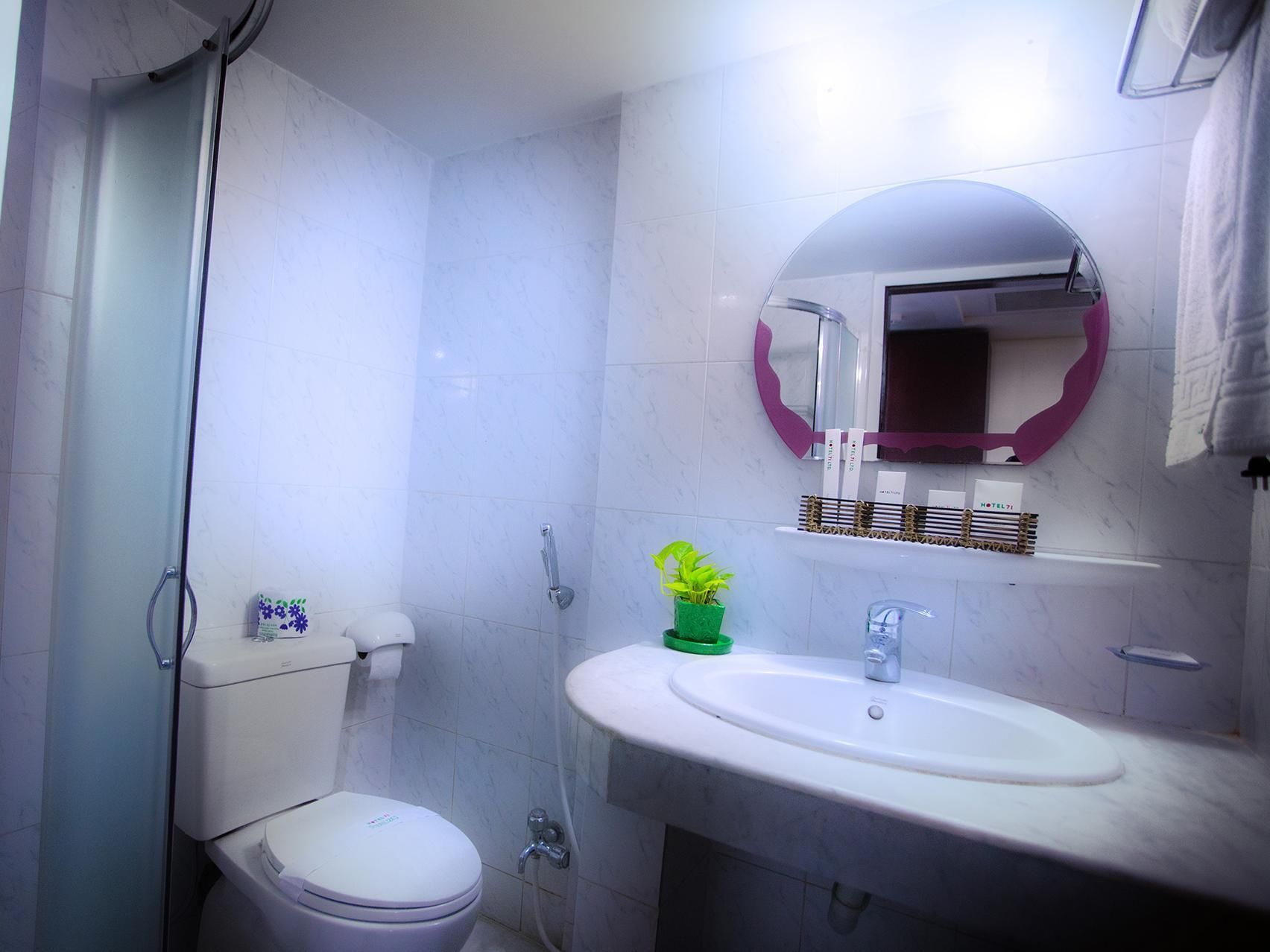 undefined Hotel 71 5