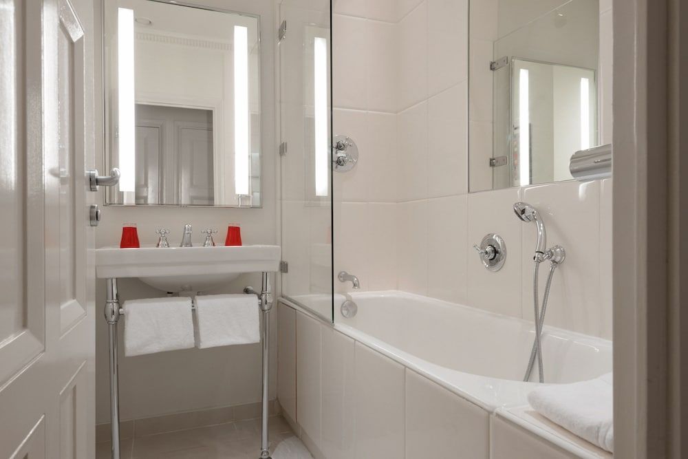 Le Mathurin Hotel & Spa Classic Double Room 4