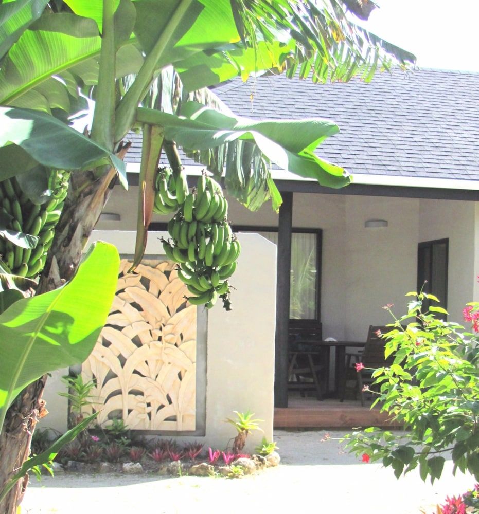 Muri Beach Resort