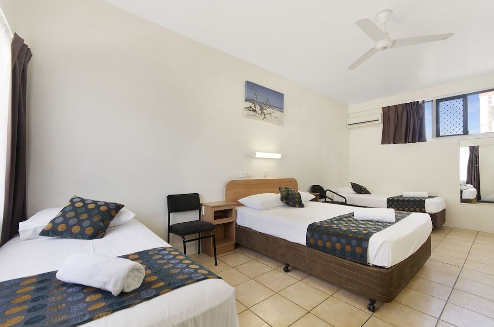 Beach House Motel Family Room 2