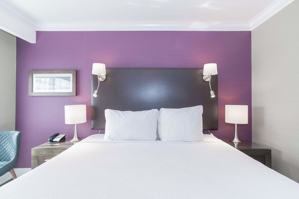 Standard Suite, 1 King Bed, Kitchenette, City View