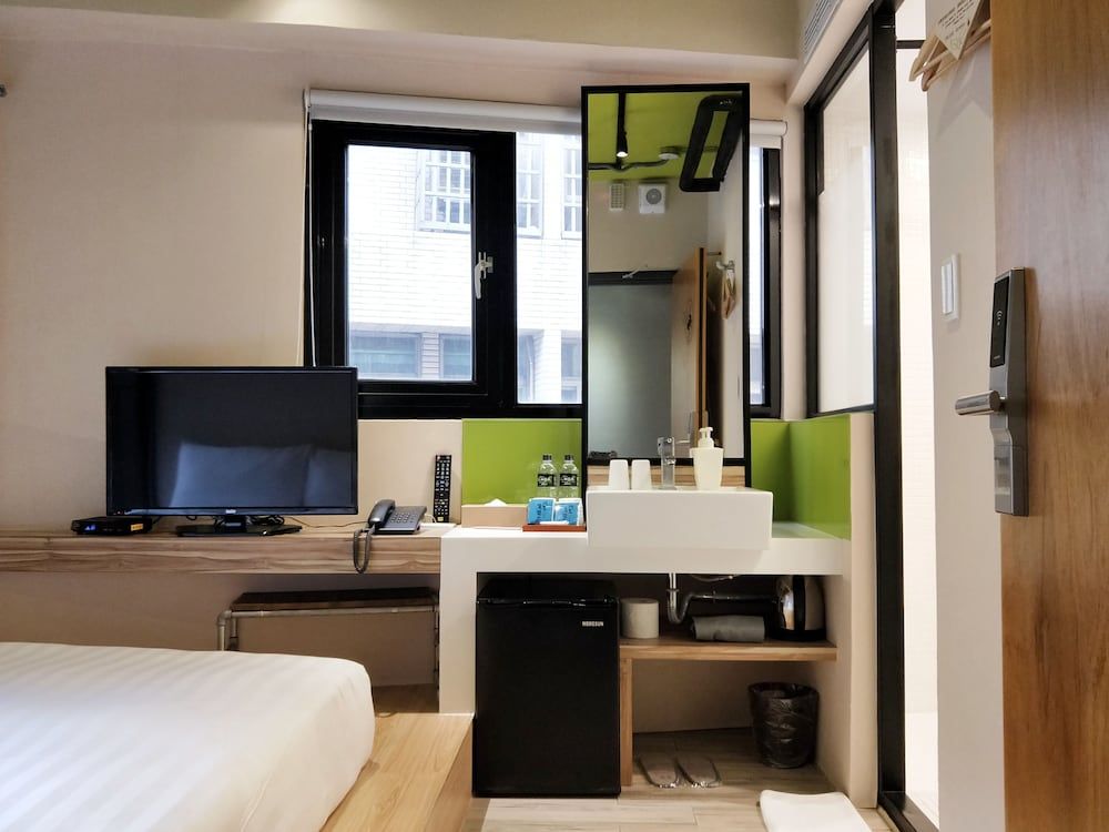 Cho Hotel Superior Double Room, City View 8