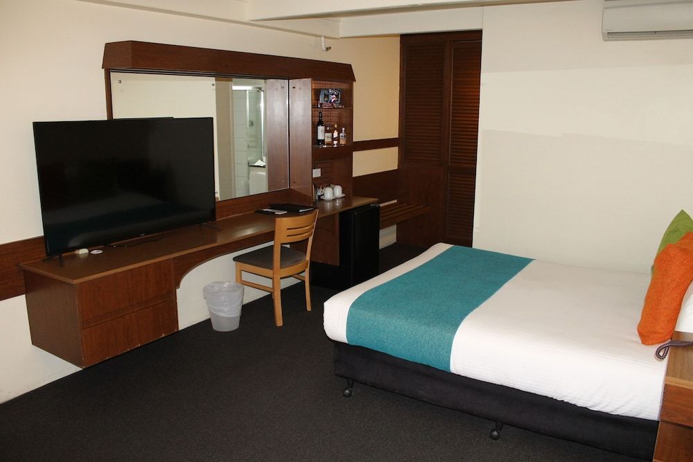 Mid City Ballarat Standard Room 7