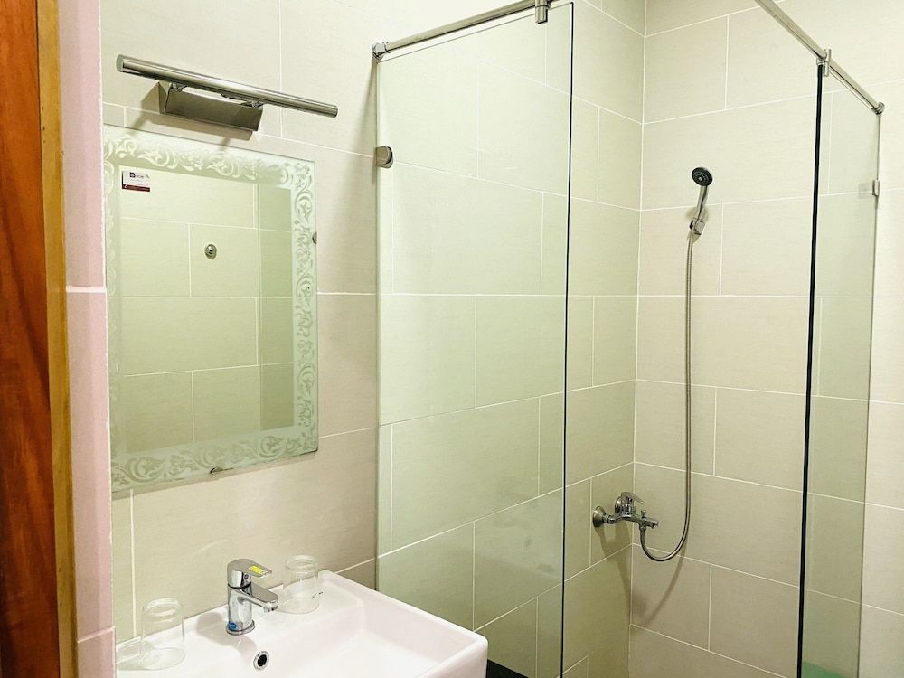 undefined Dong Xuan Hong Hotel 9