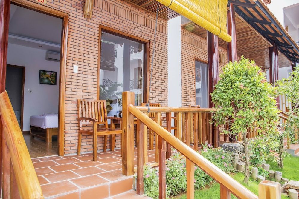 undefined Dong Xuan Hong Hotel 8