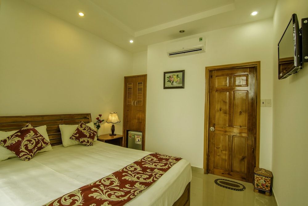 Dong Xuan Hong Hotel Standard Double Room, 1 Double Bed, Garden View, Courtyard Area