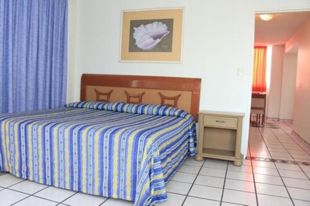 Studio Suite, 1 King Bed with Sofa bed