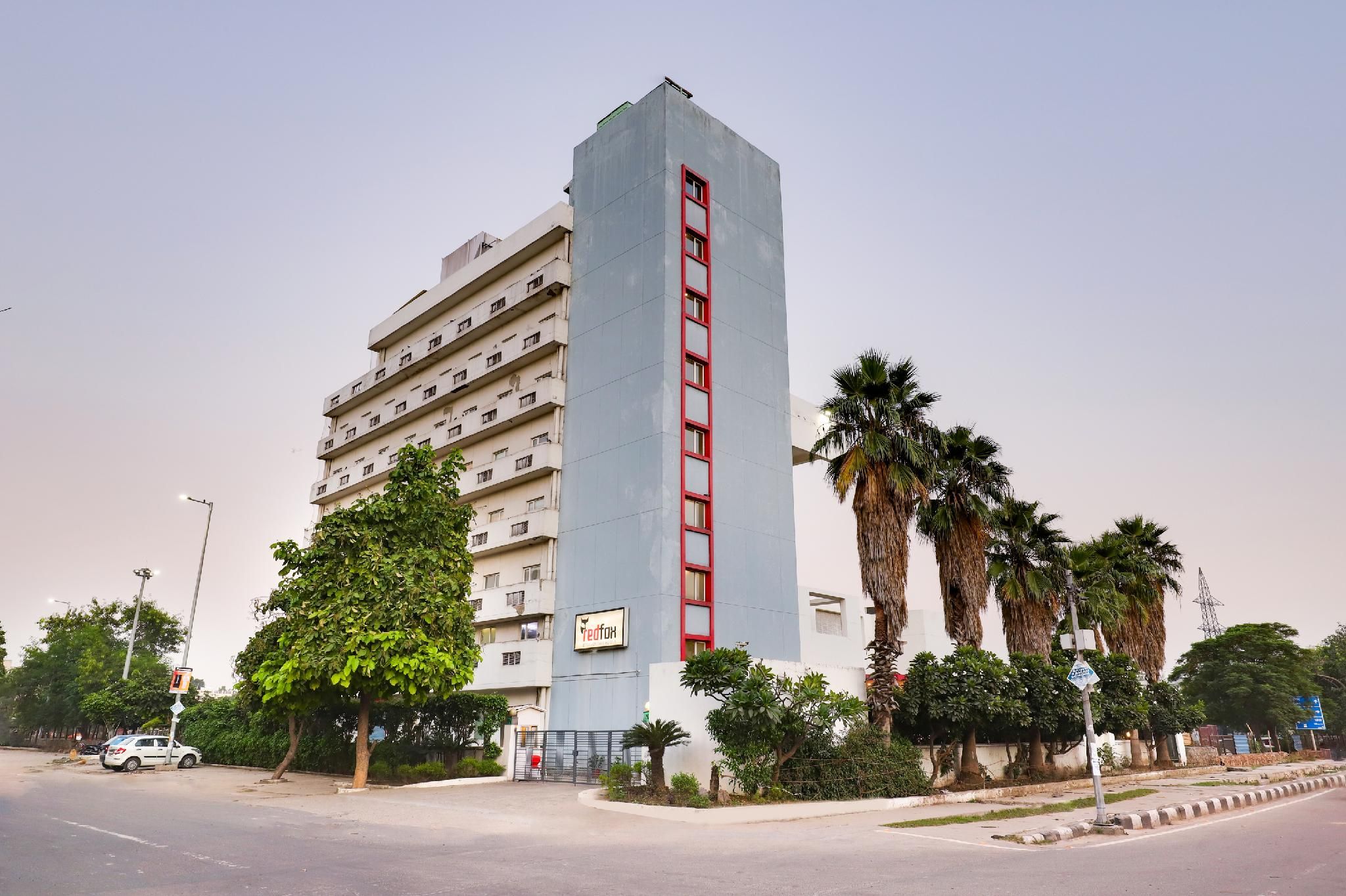 Red Fox By Lemon Tree Hotels, East Delhi Superior Twin Room 3