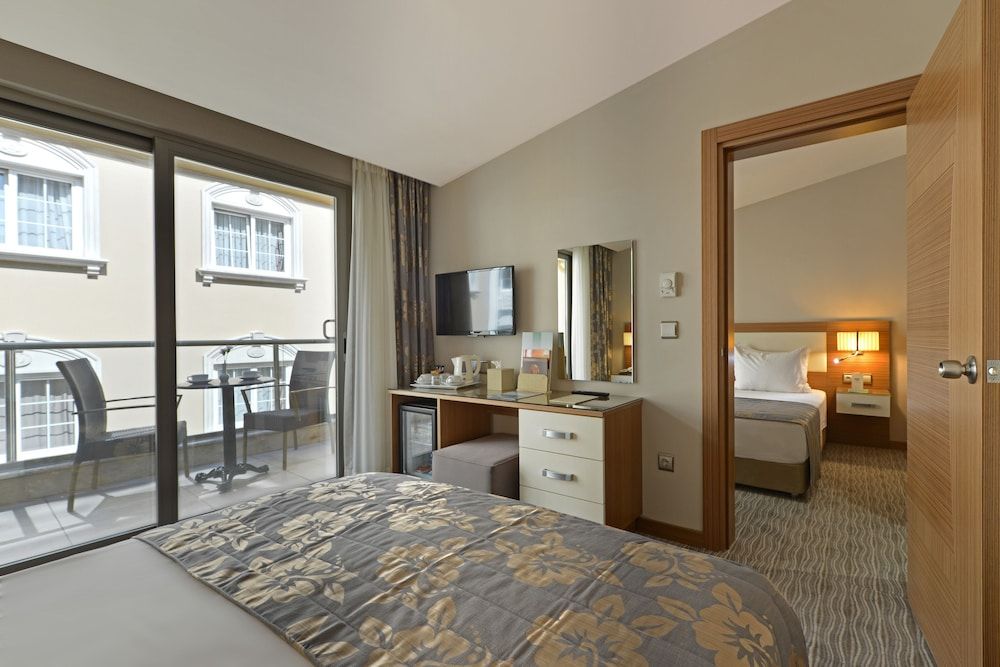 Yasmak Comfort Hotel Family Suite, Multiple Bedrooms, Balcony, City View 3