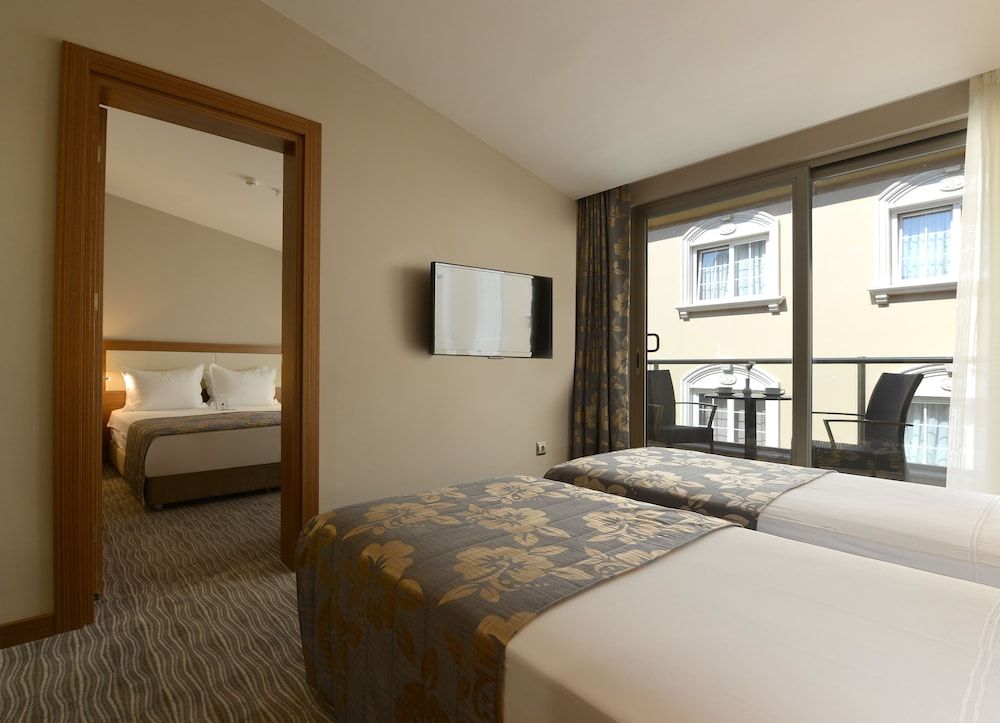 Yasmak Comfort Hotel Family Suite, Multiple Bedrooms, Balcony, City View 4