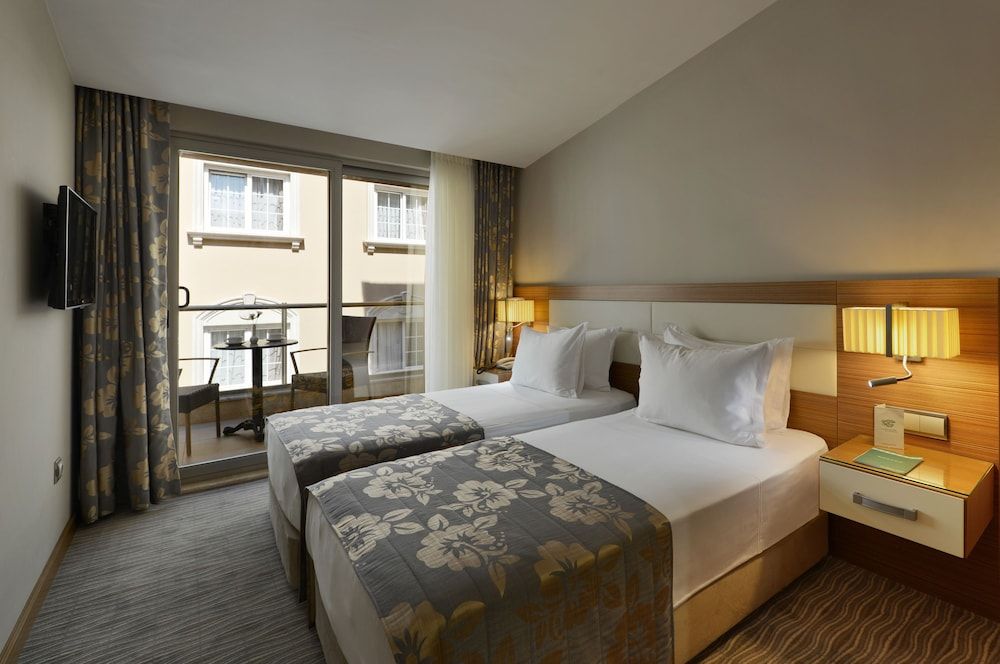 Yasmak Comfort Hotel Family Suite, Multiple Bedrooms, Balcony, City View 2