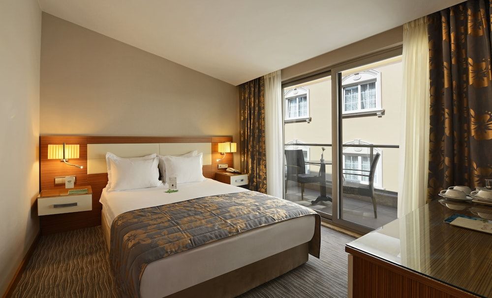 Yasmak Comfort Hotel Family Suite, Multiple Bedrooms, Balcony, City View 5