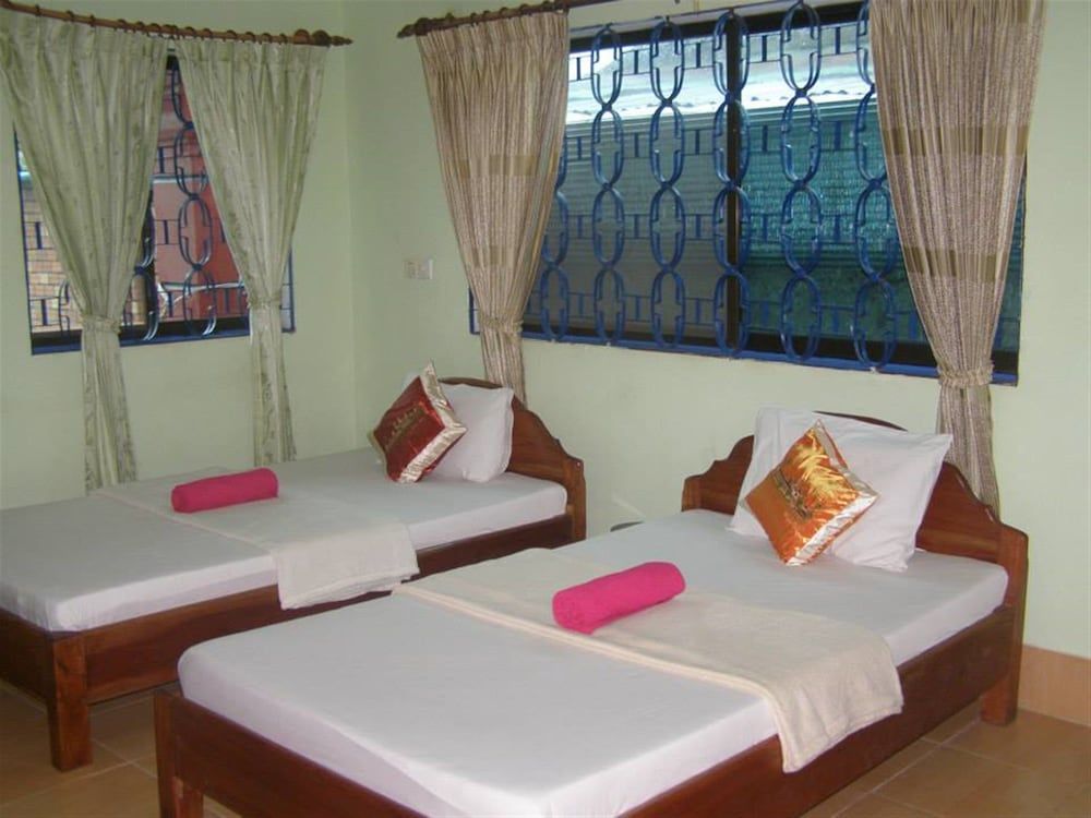 Bun Kao Guest House Twin Room 2