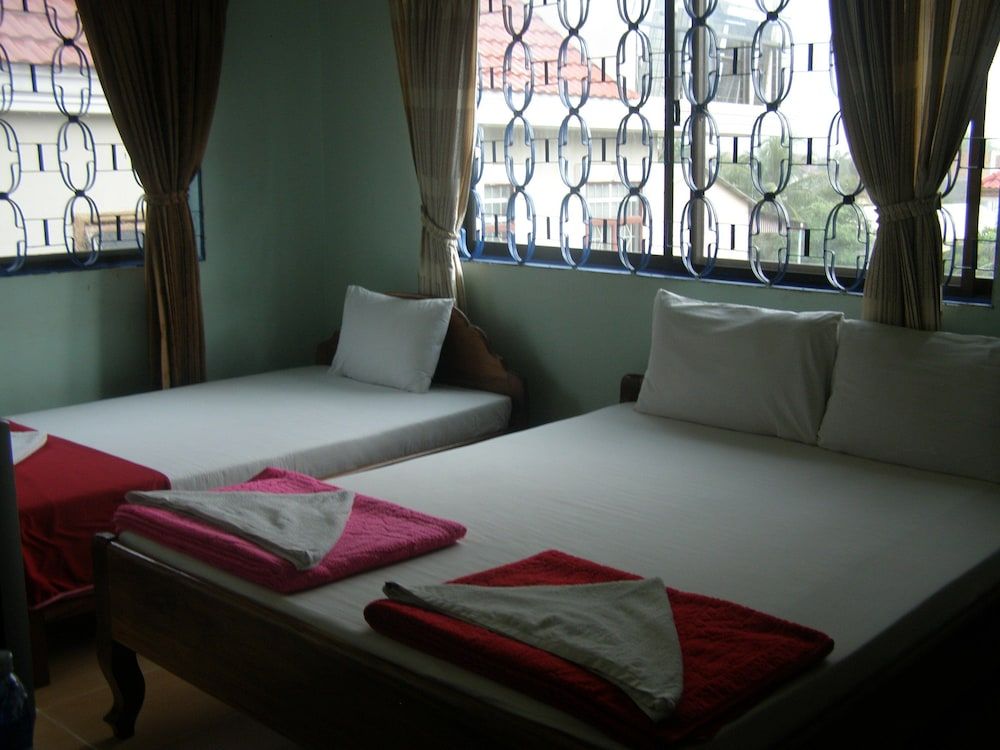 Bun Kao Guest House Twin Room 2
