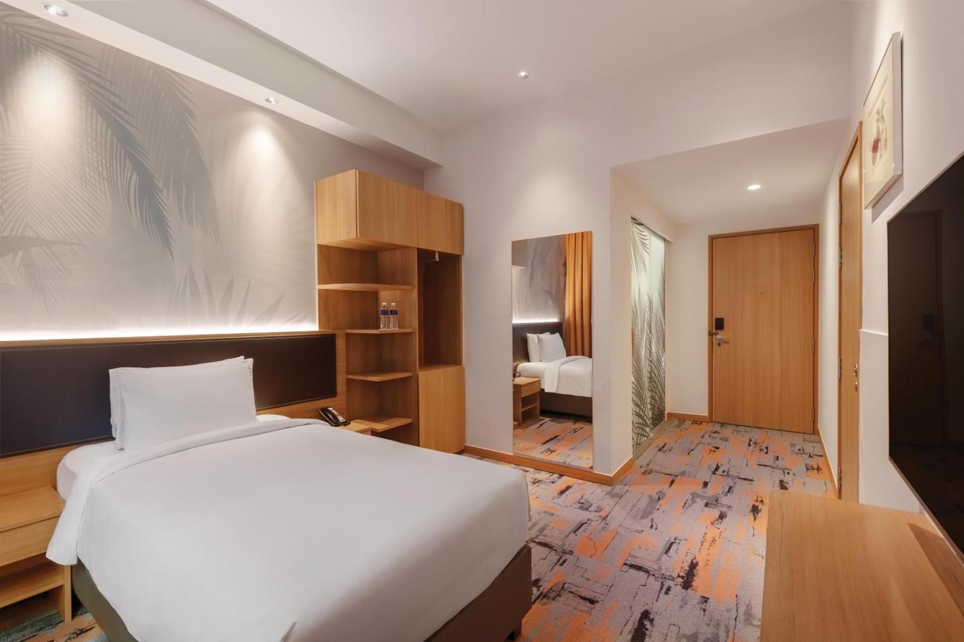 1 Single Standard Accessible With Free Breakfast