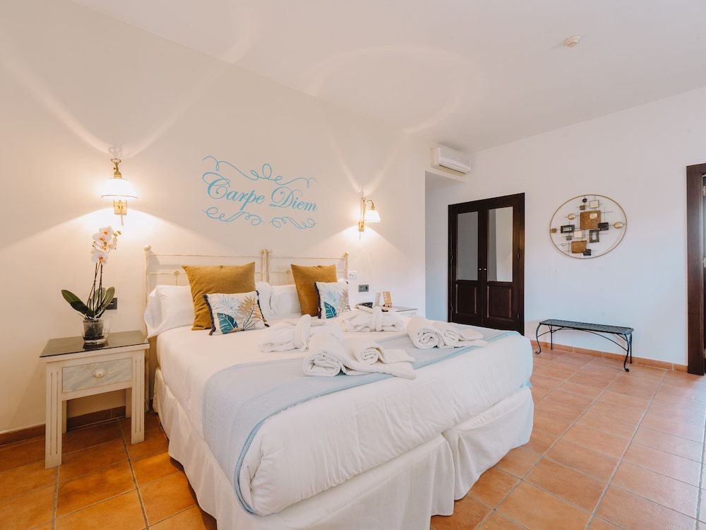 Romantic Suite, Hot Tub, Garden View