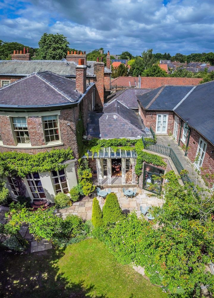 undefined York Pavilion Hotel, Sure Hotel Collection by Best Western 8