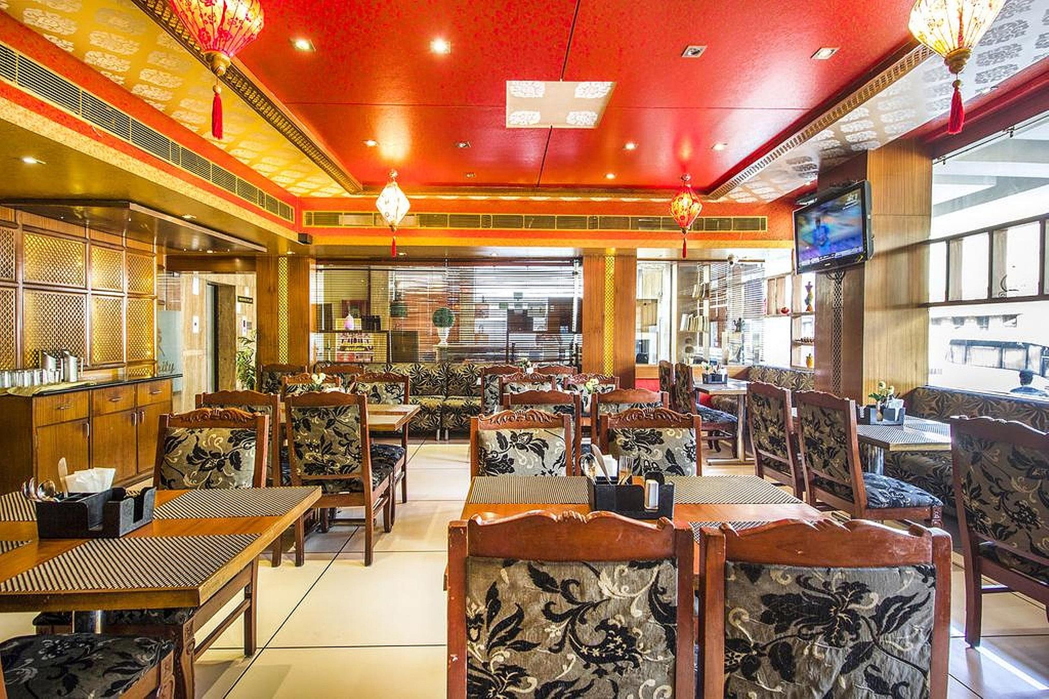 Food & Dining