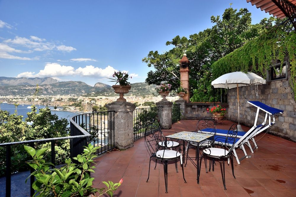 Hotel La Tonnarella Deluxe Double Room, Sea View 5