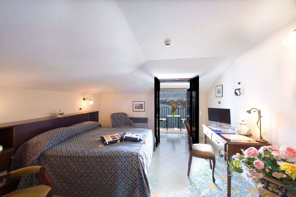 undefined Hotel La Tonnarella 4