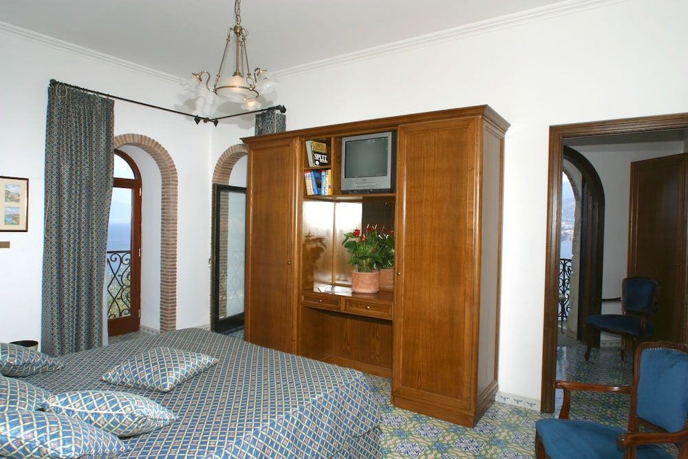 undefined Hotel La Tonnarella
